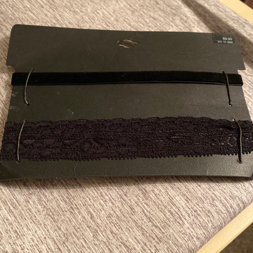 Lace & felt choker necklace